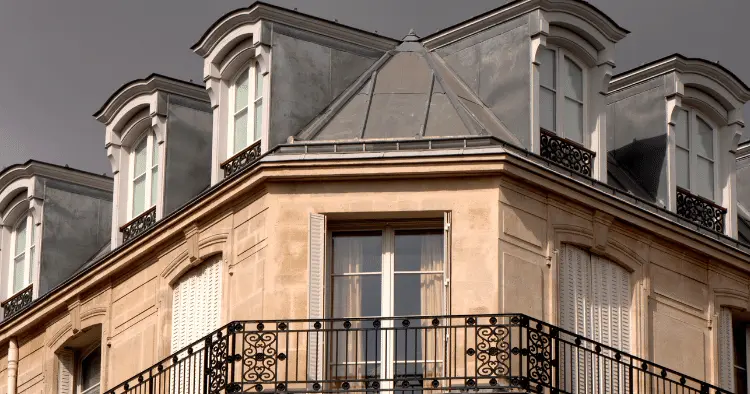 Prestige-Investissement-immeuble-parisien-etage.webp
